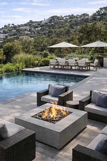 La Jolla modern haven with infinity-edge pool and fire lounge